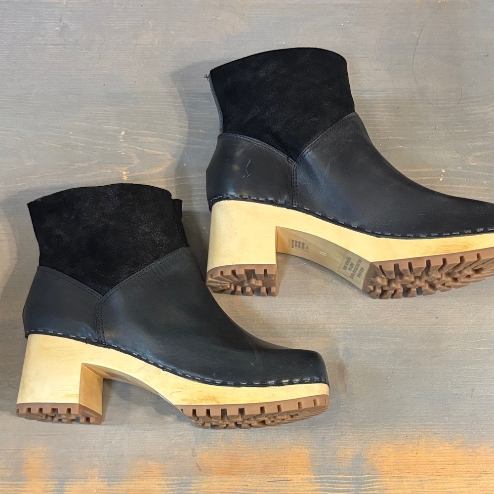 MIA clogs boots size 8, 10 NWOB